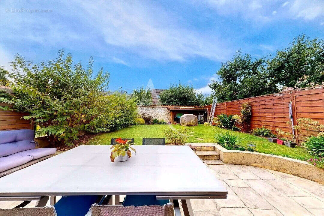 Maison à OZOIR-LA-FERRIERE