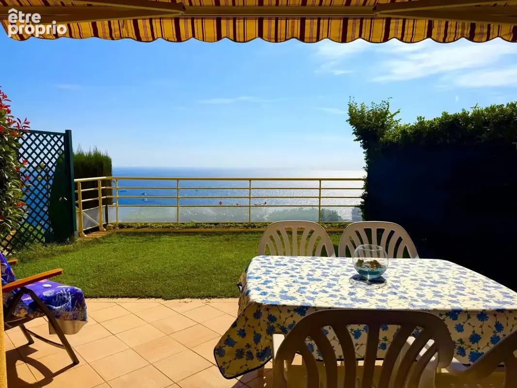 Exceptionnel deux pièces en rez-de-jardin avec parking, vue panoramique sur la mer et la Principauté de Monaco - photo 2