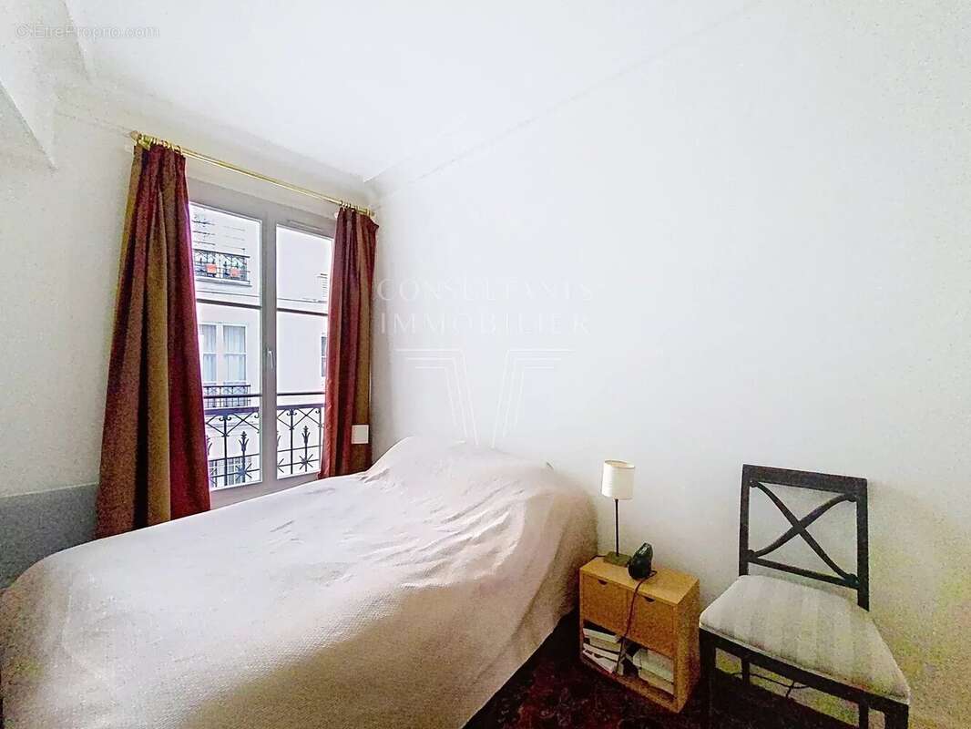Appartement à PARIS-7E