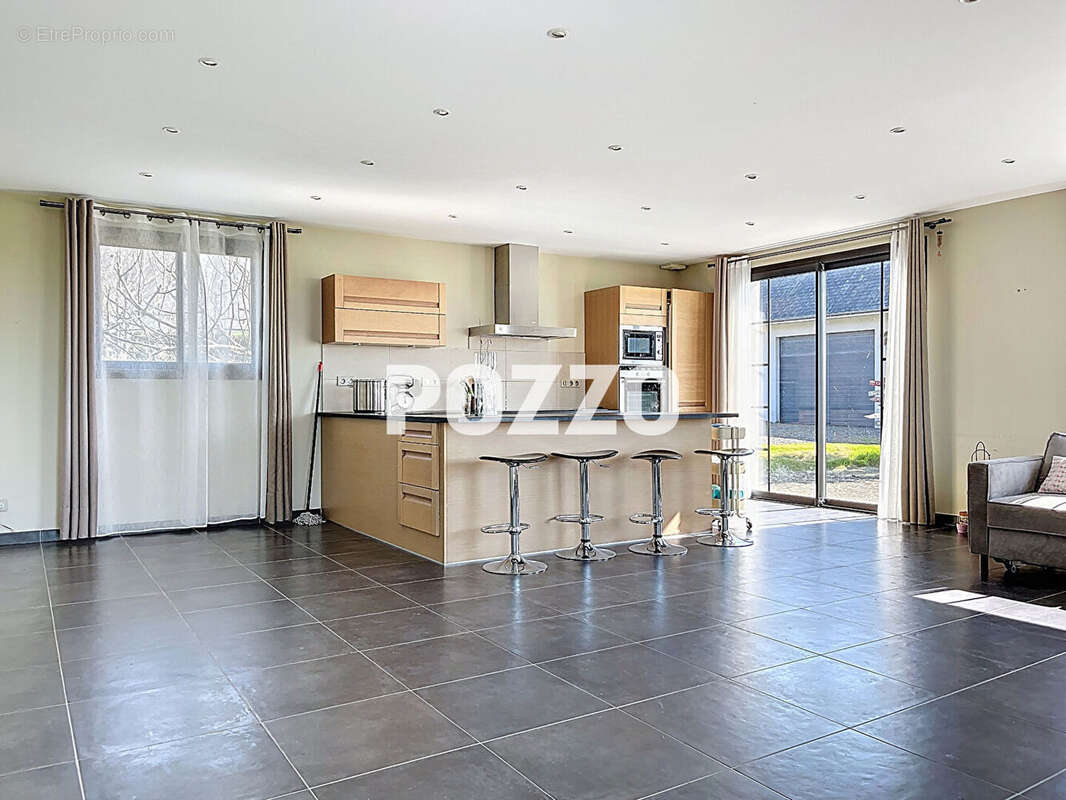 Maison à REGNEVILLE-SUR-MER