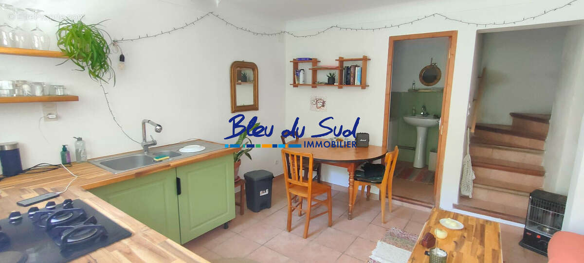 Cuisine partie rénovée - Maison à JUJOLS