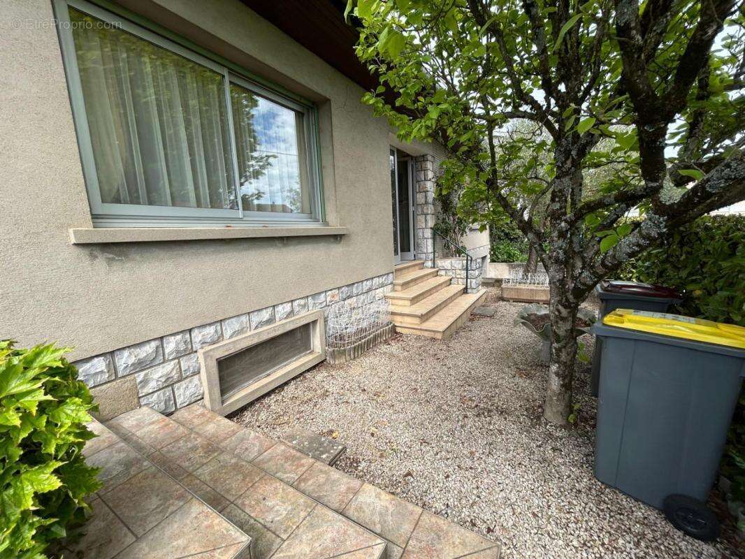 Maison 5 pièces / 135 m² / 169 000 EUR / PONT-DE-LARN - photo 3