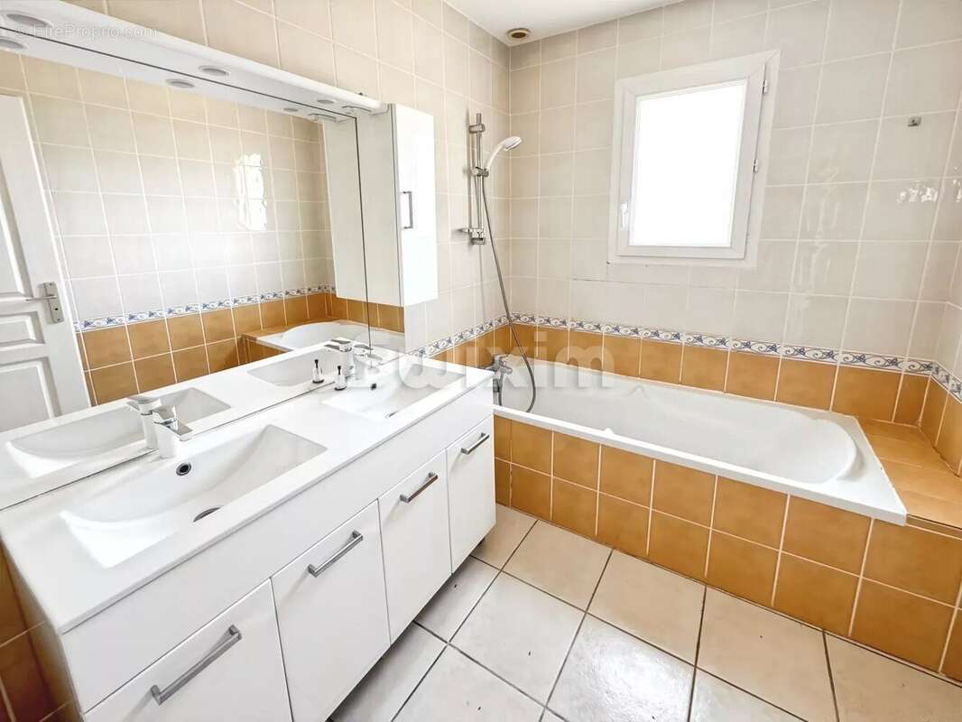 Maison à CLEON-D&#039;ANDRAN