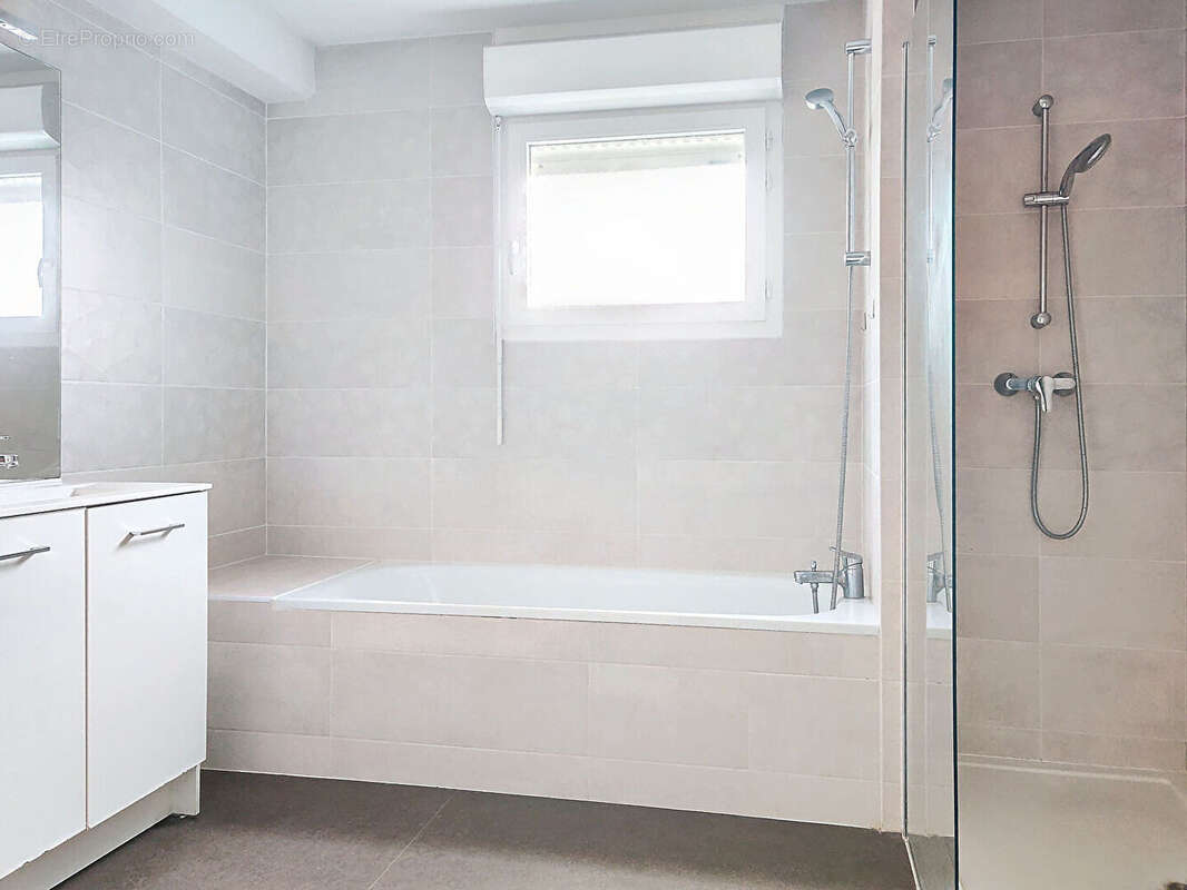 Appartement à VILLENAVE-D&#039;ORNON