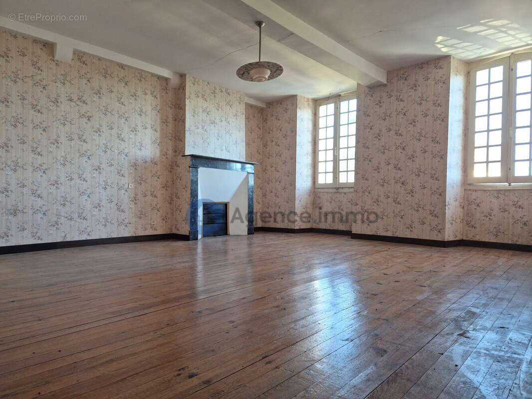 Maison 278 m² à Navarrenx  - photo 9