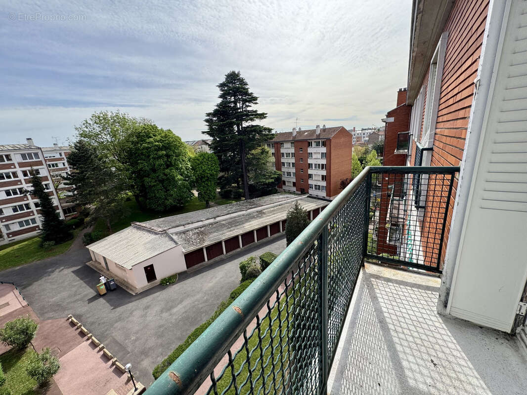 Appartement à LE PERREUX-SUR-MARNE