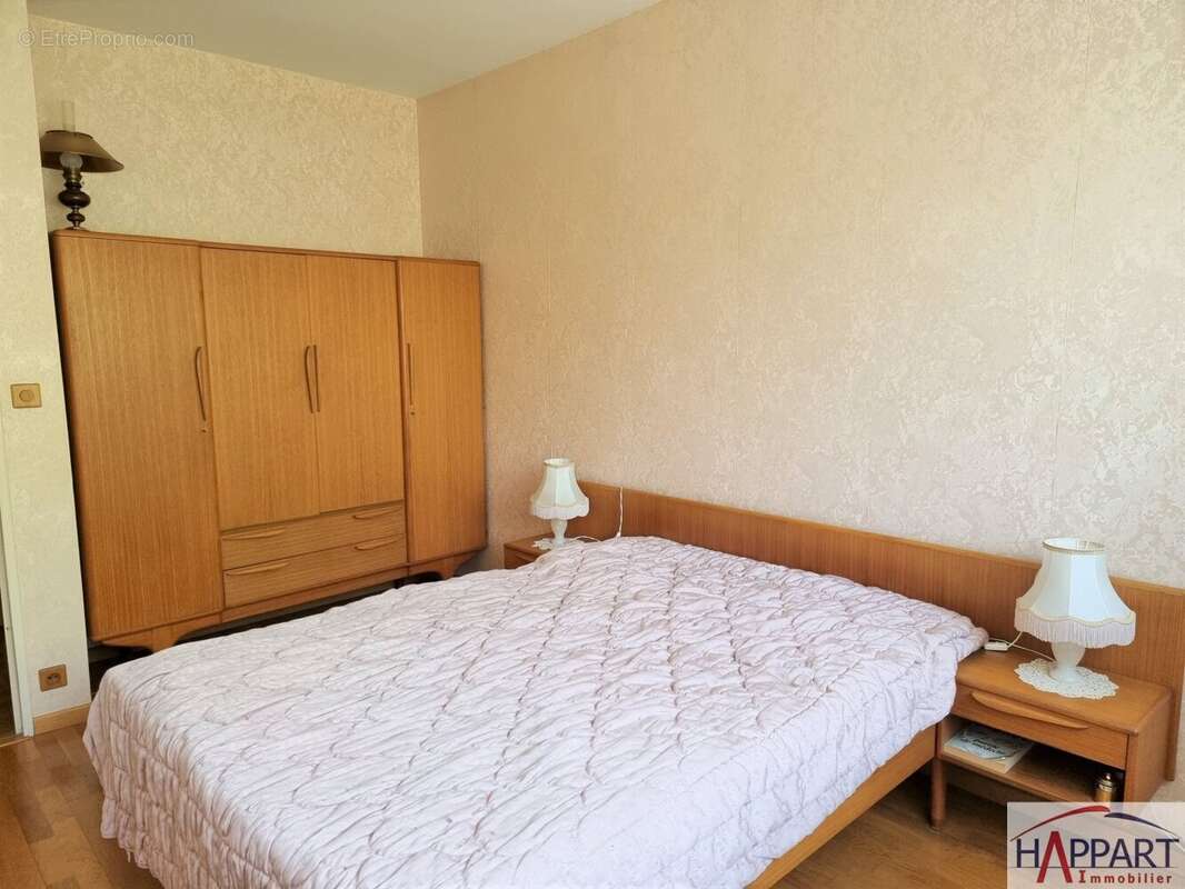 Appartement à VAUX-LE-PENIL