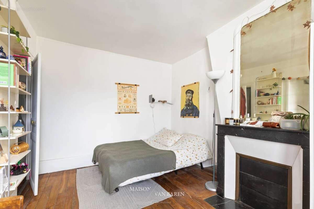 Paris 7e - Bourgogne/ Grenelle - Studio - Etage élevé - calme absolu - photo 2
