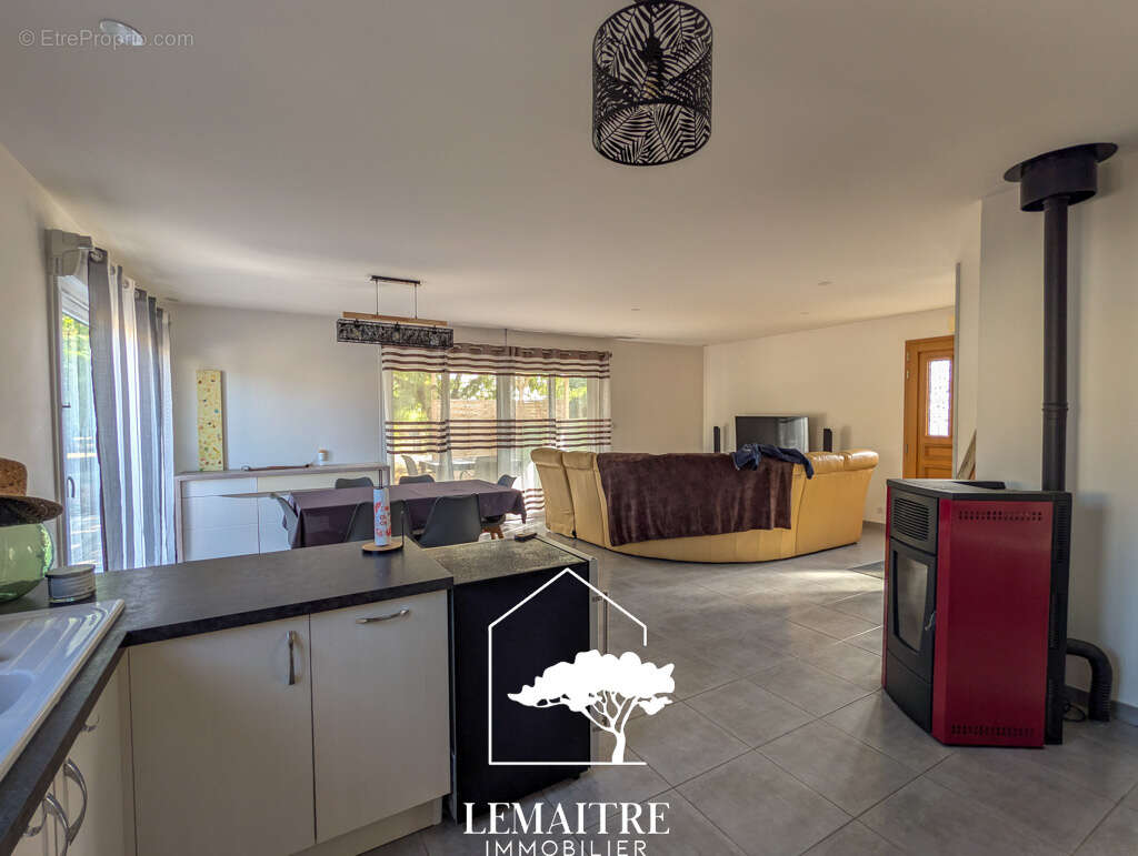 CORME-ROYAL (17600)   Pavillon individuel   106 m2   3 chambres   Garage   Terrain 471 m2 - photo 13