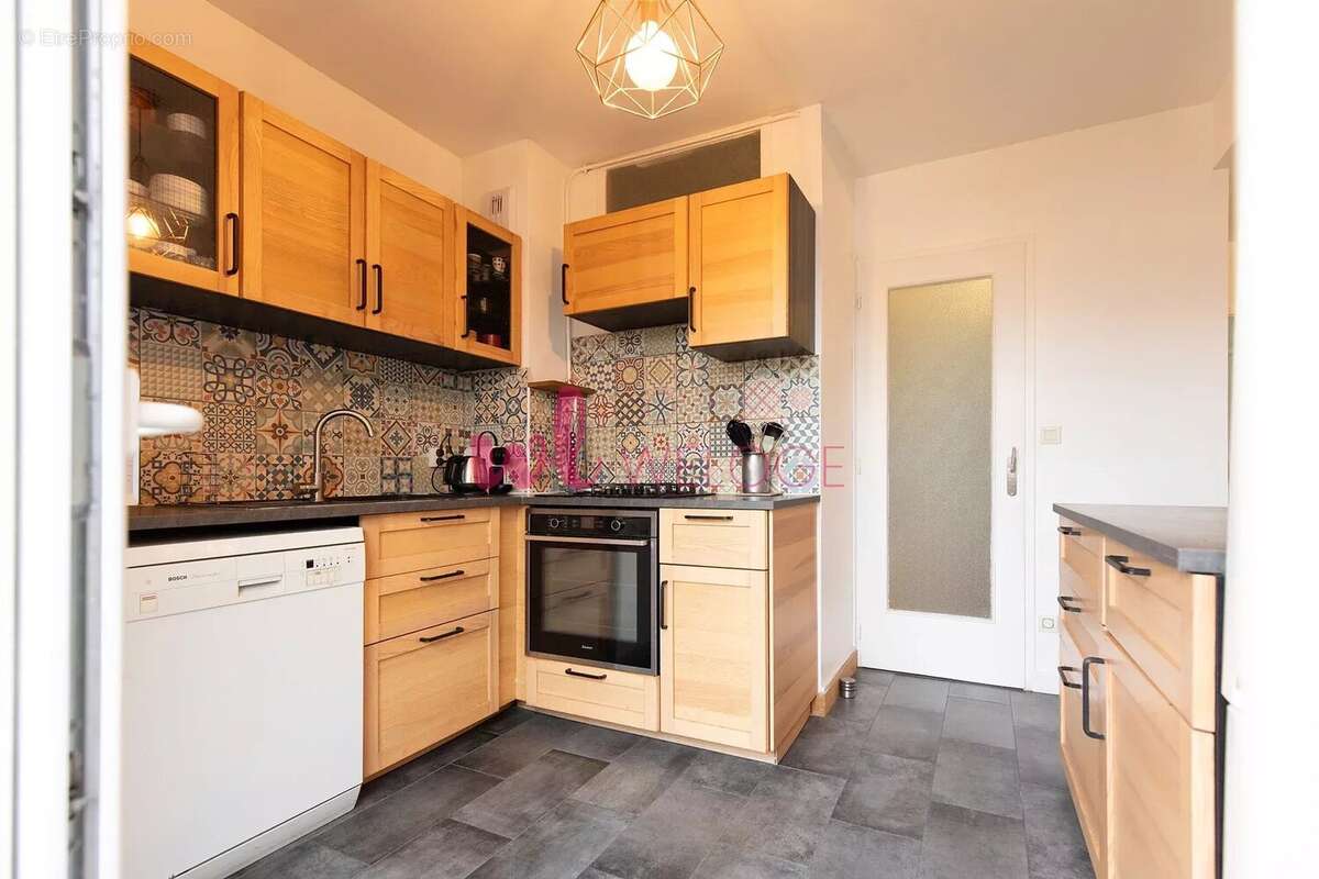 Appartement à SAINTE-FOY-LES-LYON