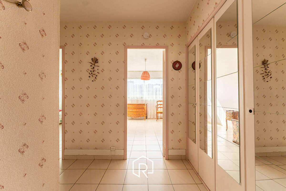 Appartement à MARSEILLE-4E