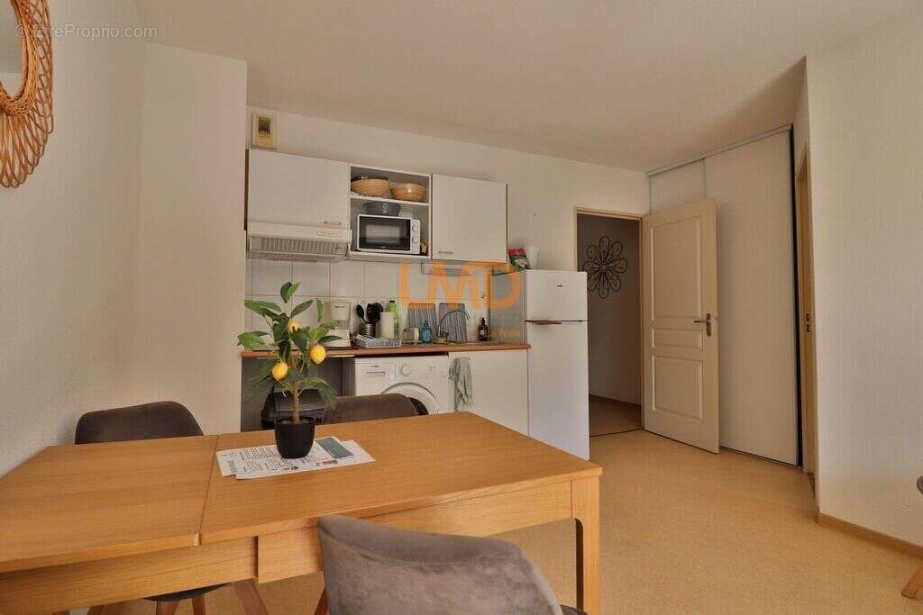 Appartement à AVENE