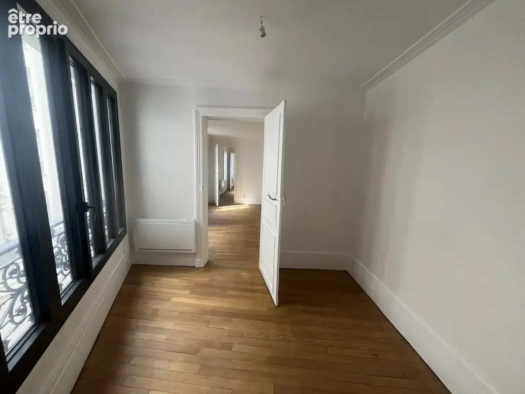 Appartement 84 m² à Paris-3e  - photo 9