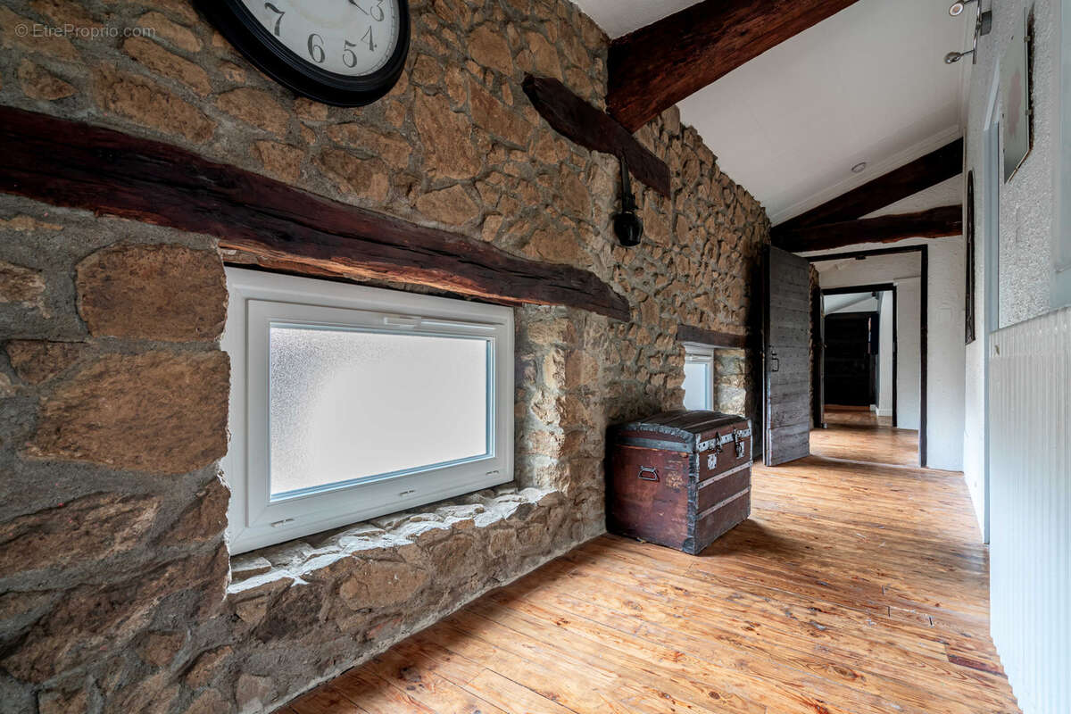 Maison à SAINT-SYMPHORIEN-SUR-COISE