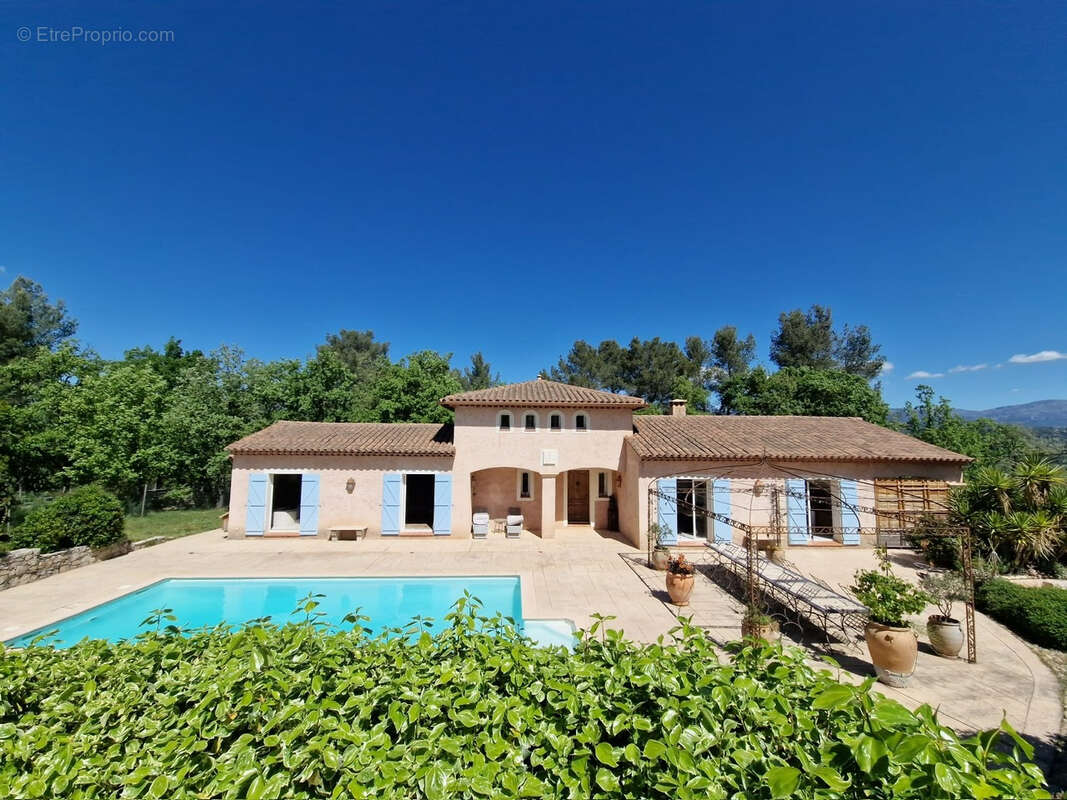 Maison à TOURRETTES