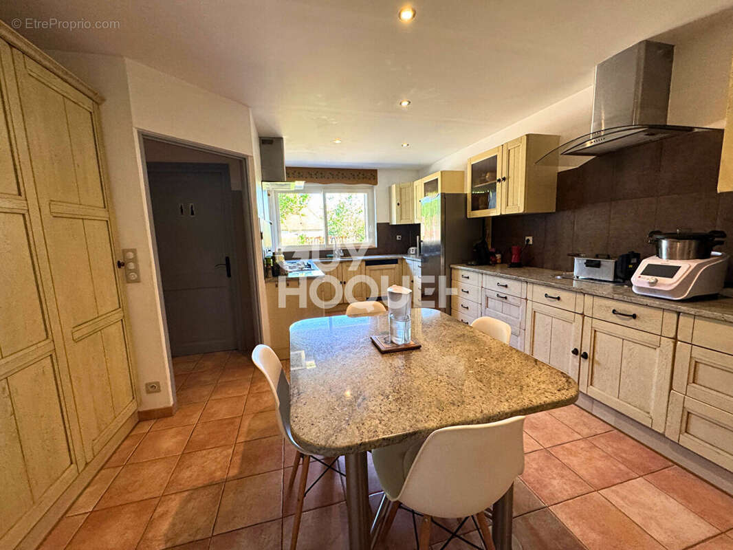 Maison et gite Oussieres 9 chambres - photo 8
