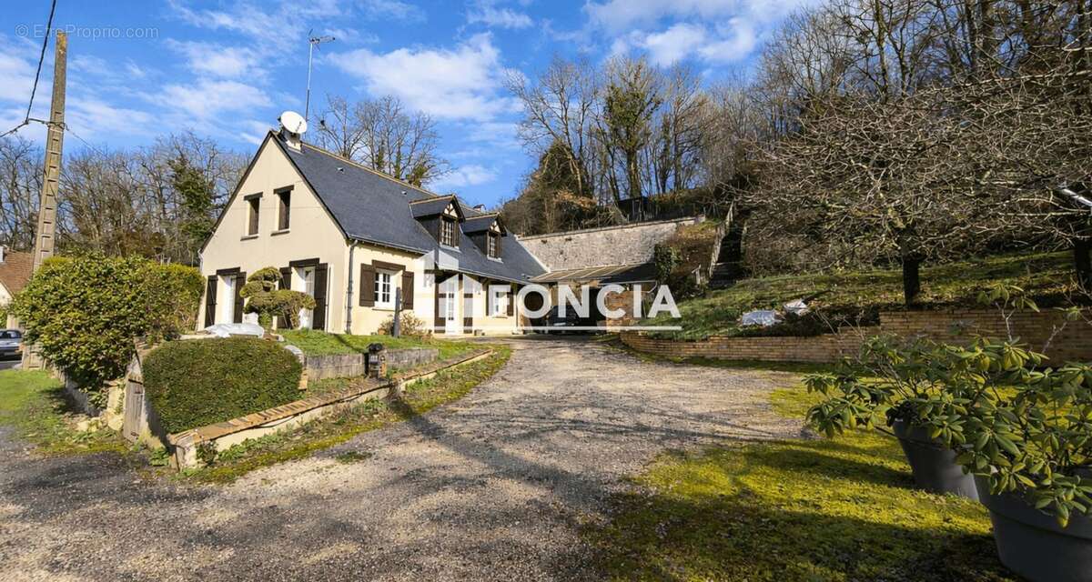 Maison à NAZELLES-NEGRON