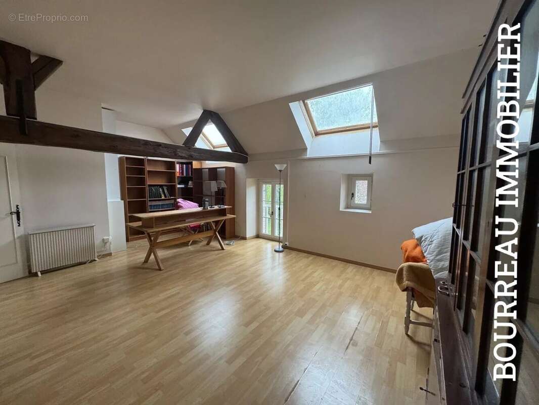 Maison à CHASSY