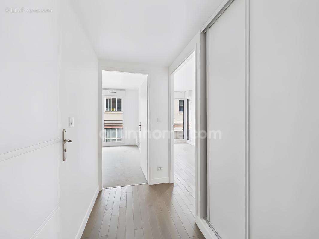 Appartement à vendre 2 pièces SURESNES (92) - photo 12