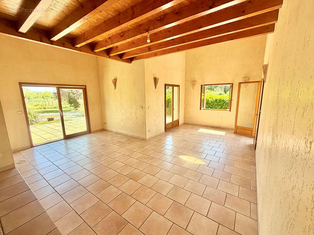 Maison 5 chambres avec piscine, moins de 10 minutes de DOLE - photo 6