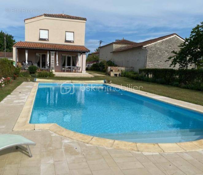 Maison à PUYREAUX