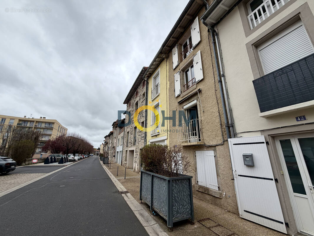 Maison à BRIVES-CHARENSAC
