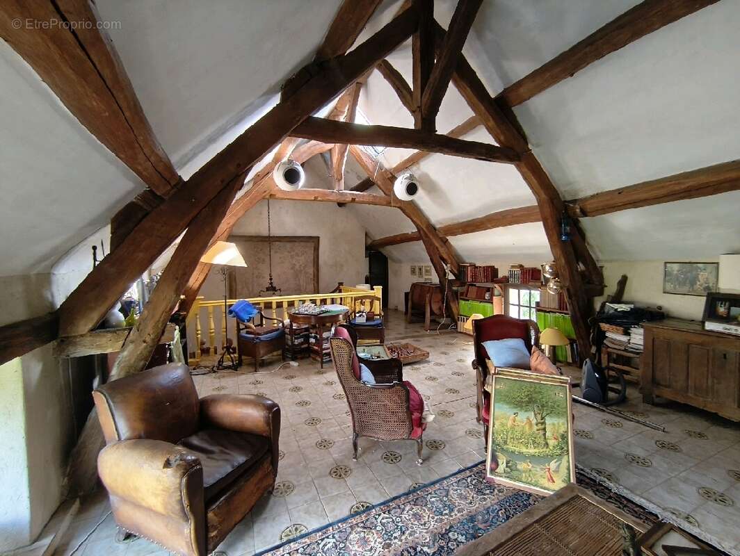 Maison à FROUVILLE