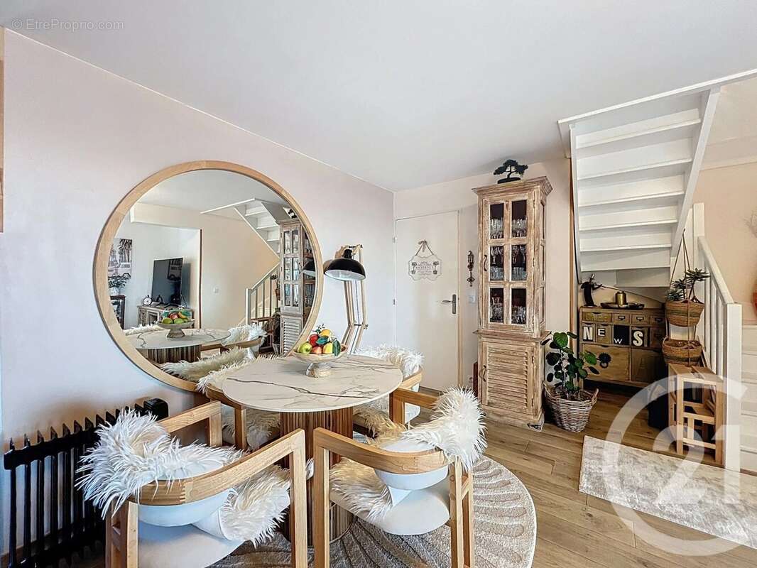 Appartement à VALLAURIS