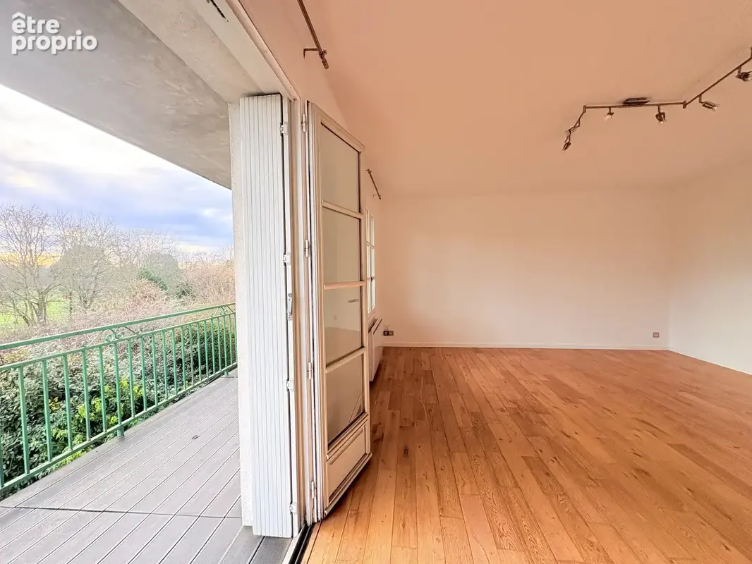 Appartement T4 avec balcon, garage et vue dégagée - Bord de Loire - photo 6
