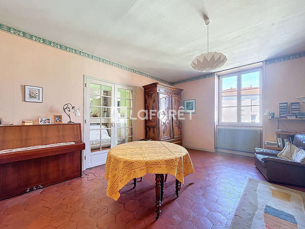 Appartement à SAINT-LAURENT-SUR-SAONE