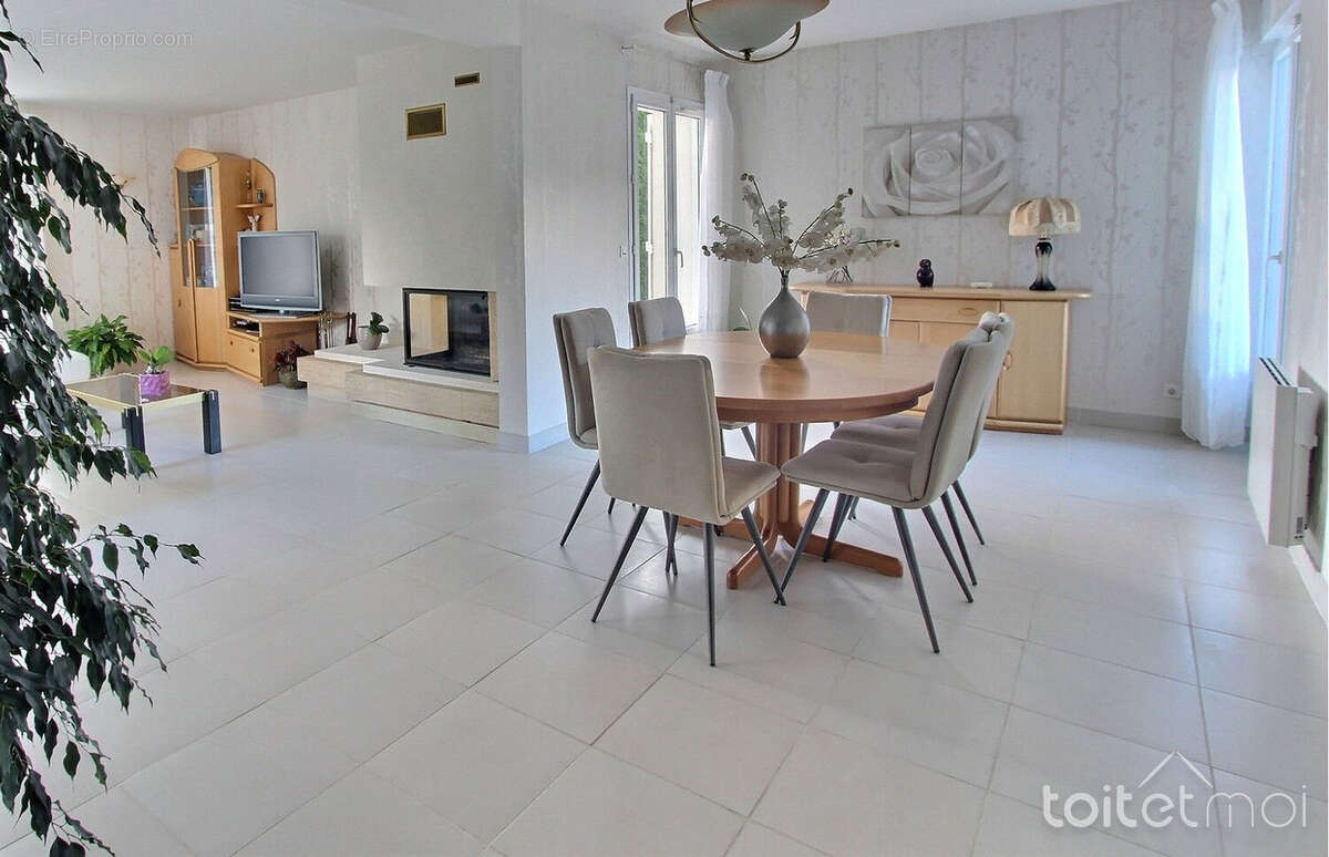 Maison à MAGNY-LES-HAMEAUX