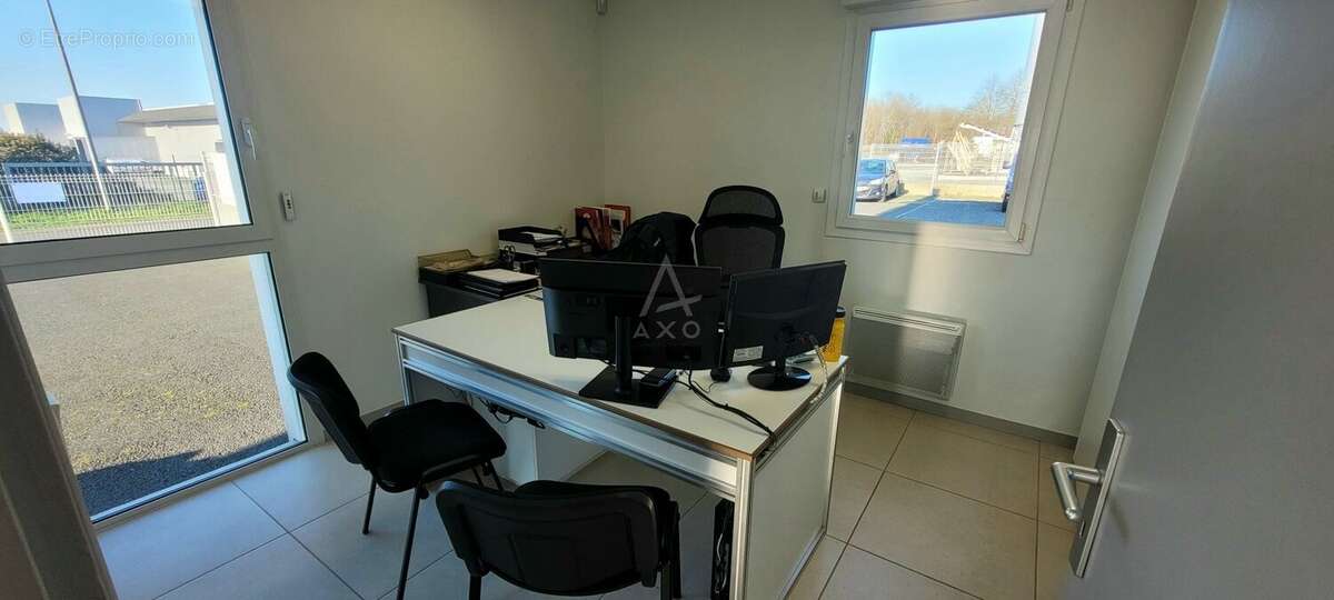 Commerce à LA RENAUDIERE