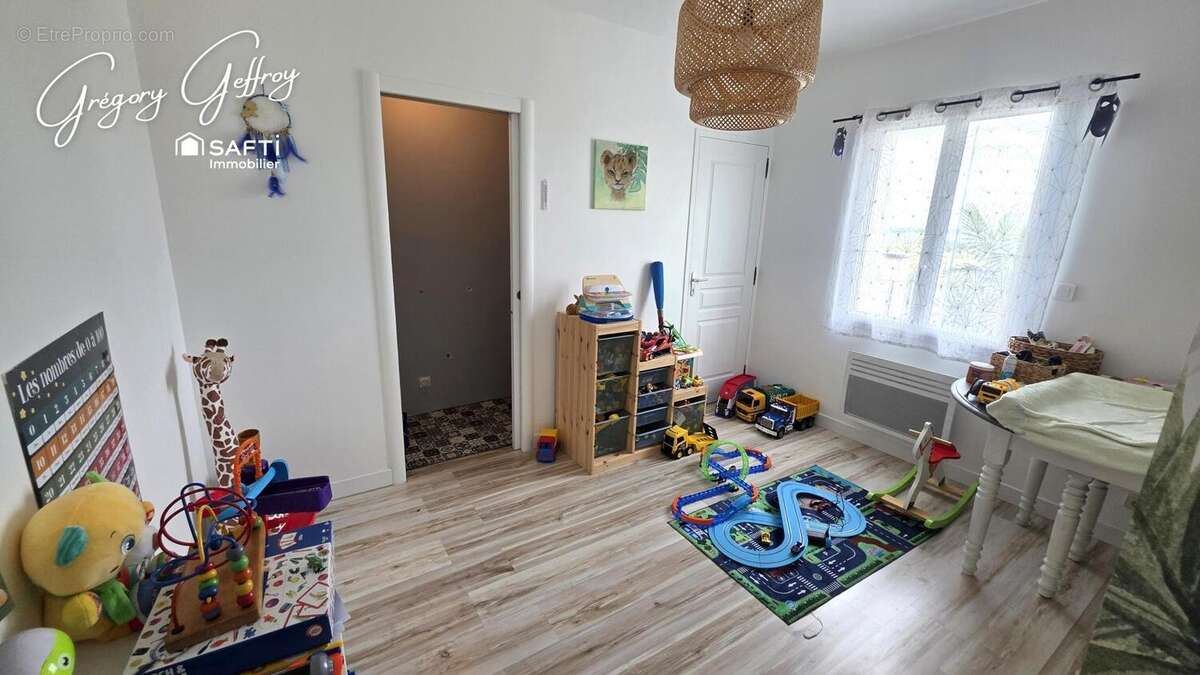 Maison 138 m² à Estrees-La-Campagne  - photo 8