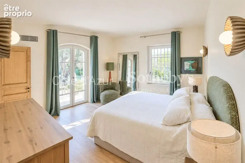 Plascassier, villa rénovée avec piscine et vaste terrain à proximité de Valbonne - photo 11