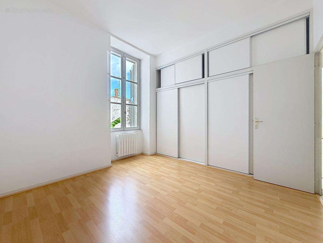 Appartement À Vendre LA ROCHELLE - photo 5