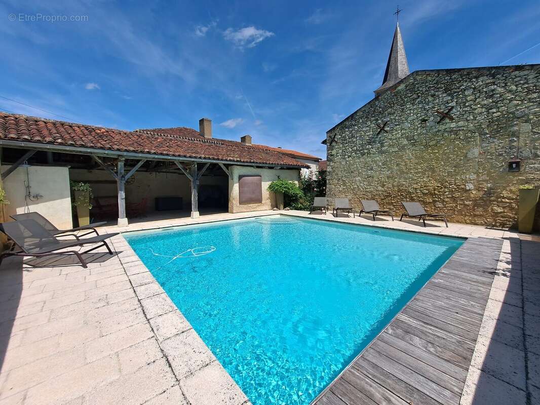 Maison 459 m² à Vic-Fezensac  - photo 4