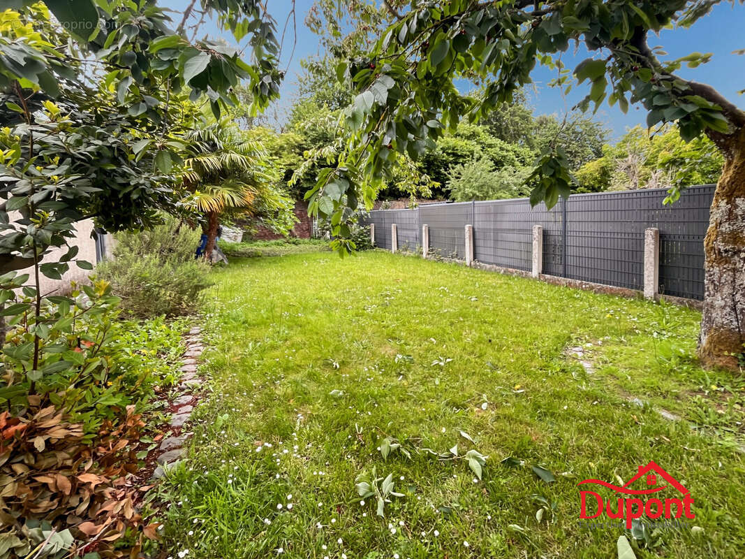 Maison à QUIEVRECHAIN