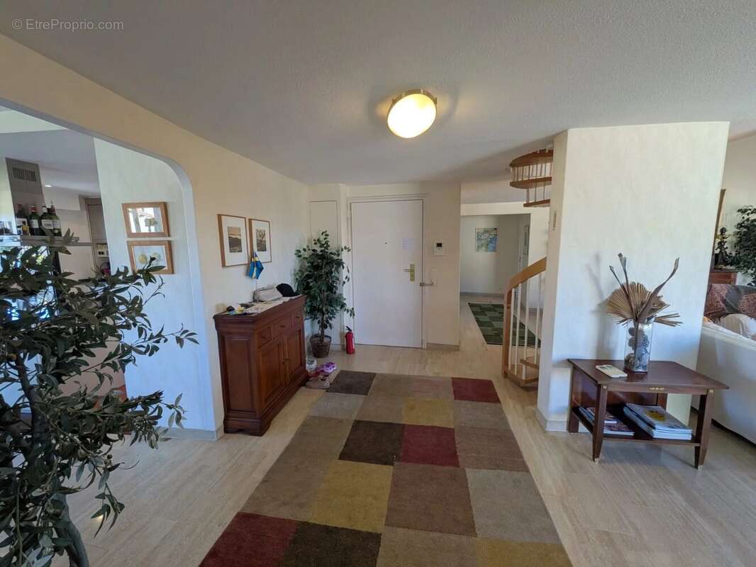 Appartement à MOUGINS