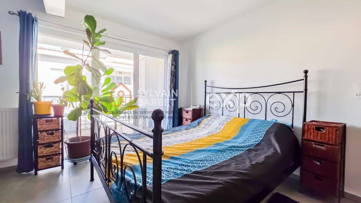 Appartement à SOLLIES-PONT