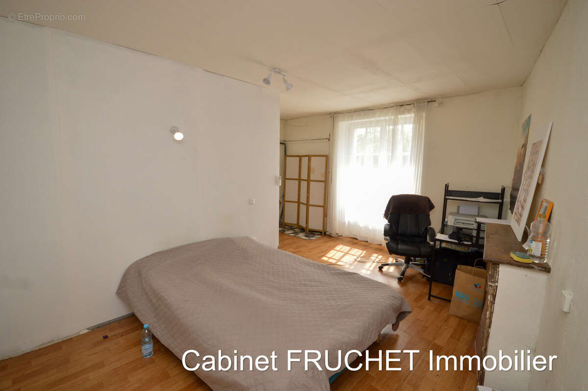 Maison habitable avec beau terrain attenant - photo 2
