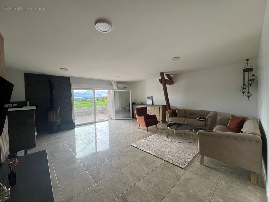 Maison à SAINT-VICTOR