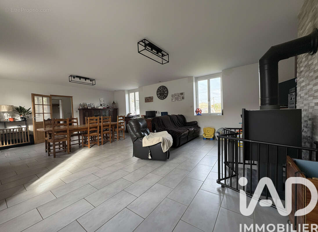 Maison 215 m² à Bourthes  - photo 2