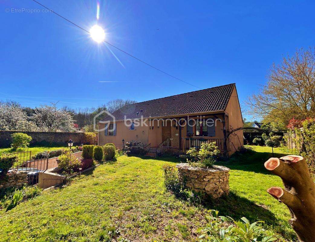 Maison à LES MESNULS