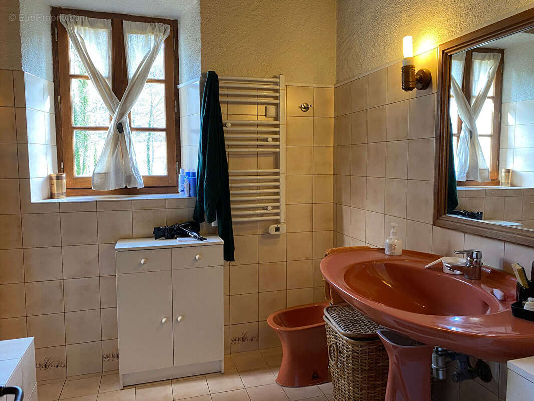 Maison à ROUFFIGNAC-SAINT-CERNIN-DE-REILHAC