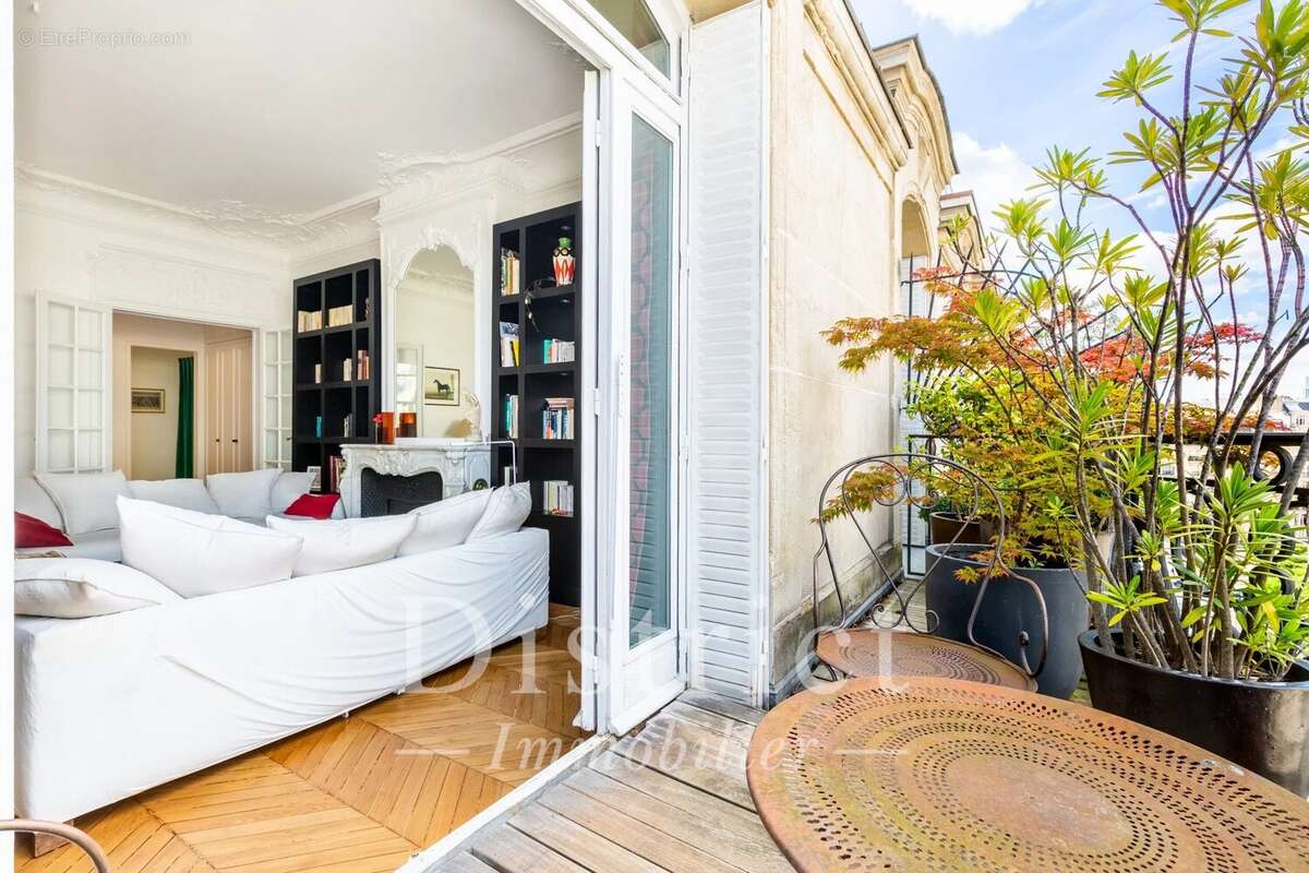 Appartement à PARIS-17E