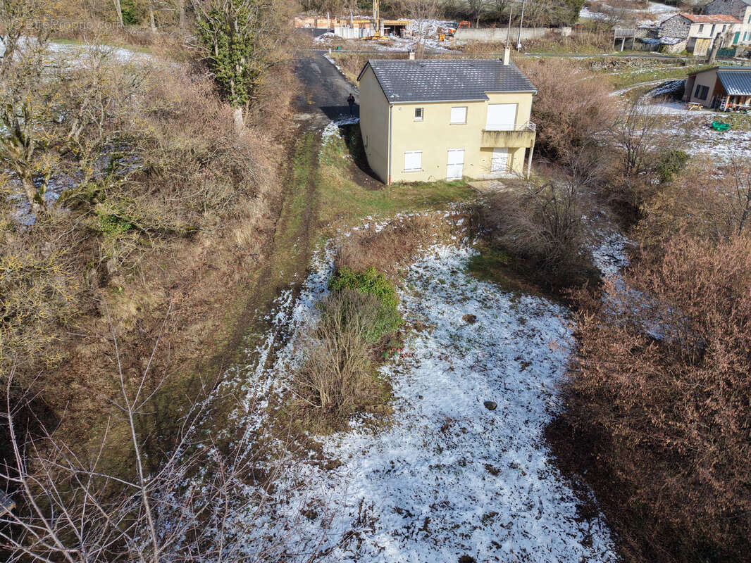 Maison à SAINT-JULIEN-CHAPTEUIL