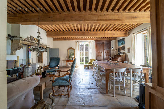 n°6 - Maison à PARAY-LE-MONIAL