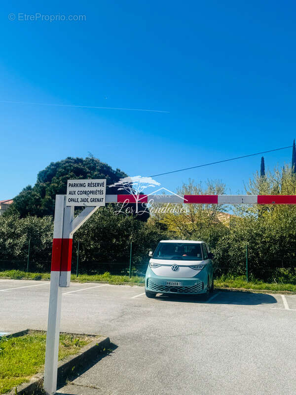 Appartement à LA LONDE-LES-MAURES