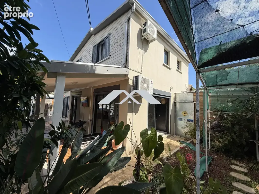 Maison 5 pièces 114 m² à vendre à Saint-Pierre (97410) - photo 2