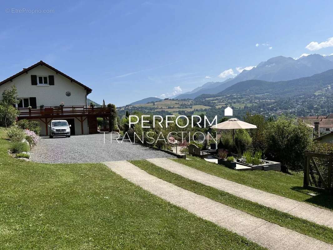 Maison à SAINT-MARTIN-D&#039;URIAGE